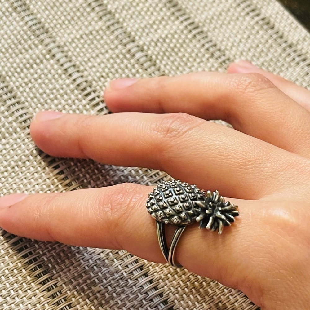 James Avery Pineapple Retired Ring - image 5